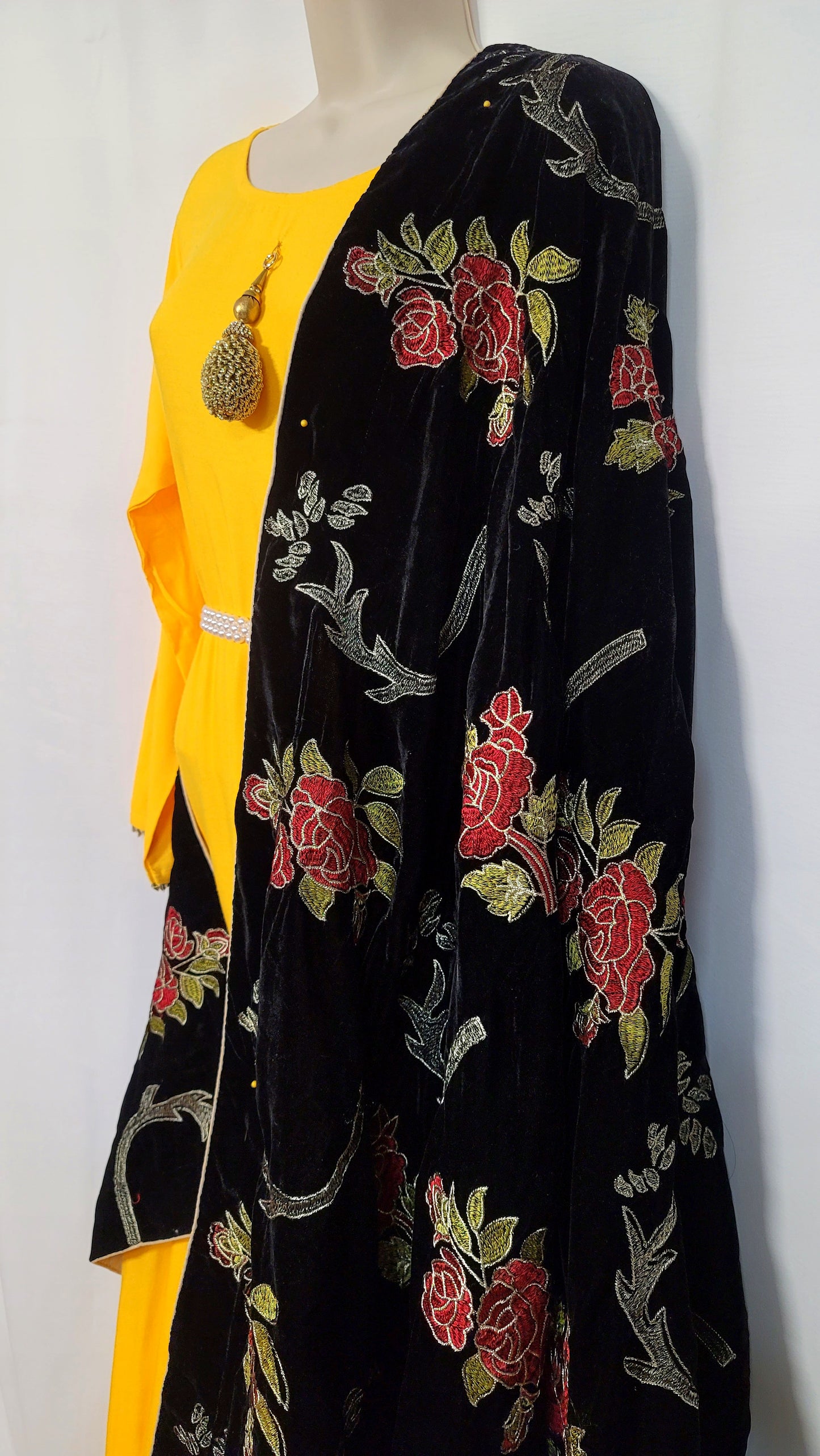 Velvet Embroidered Shawl Black/ Red Rose