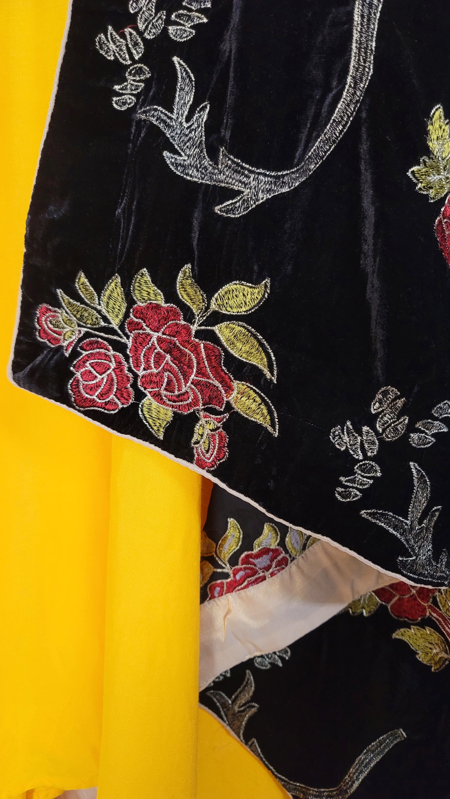 Velvet Embroidered Shawl Black/ Red Rose